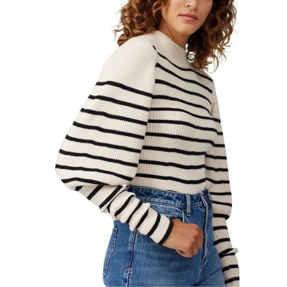 KHAITE Sweaters - KHAITE Joanne Wool Long Puff Sleeves Beige
Black Striped Sweater